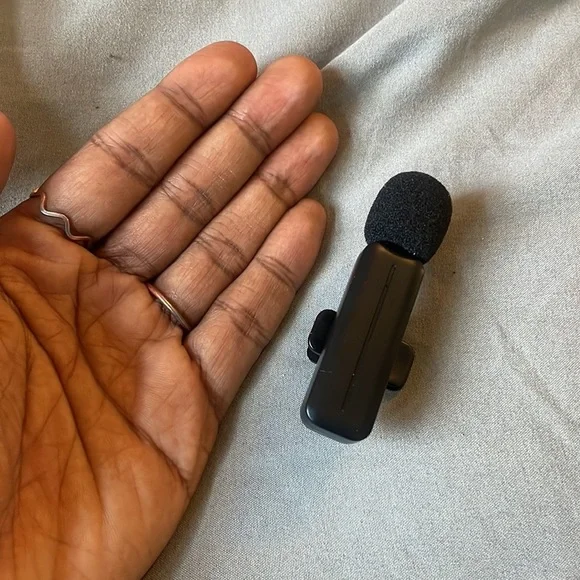 POSHMARK #POSHLIVE SHOW HOST CLIP ON MICROPHONE FOR IPHONE OR IPAD ARRIVES NEW